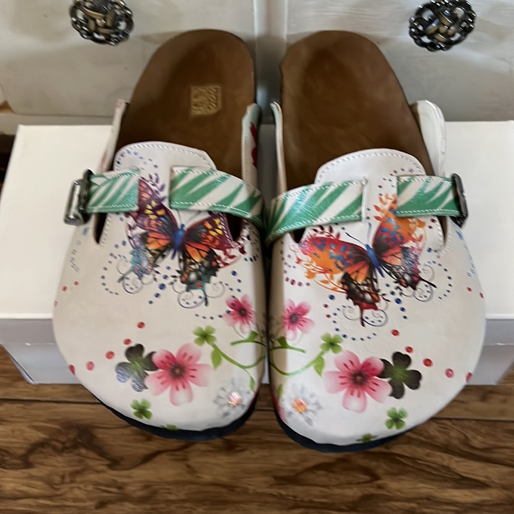 Cella-Hand painted butterfly/floral print B-stock style/look/fit mule NIB 2 LEFT
